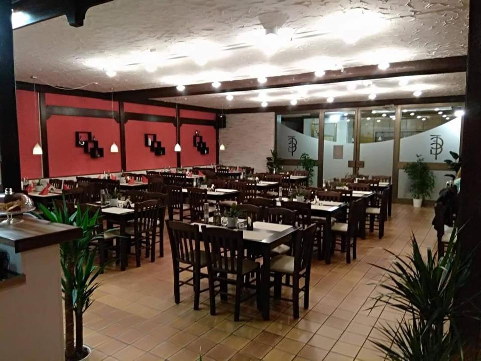 Albergue Restaurant El Greco Gundelfingen an der Donau Exterior foto